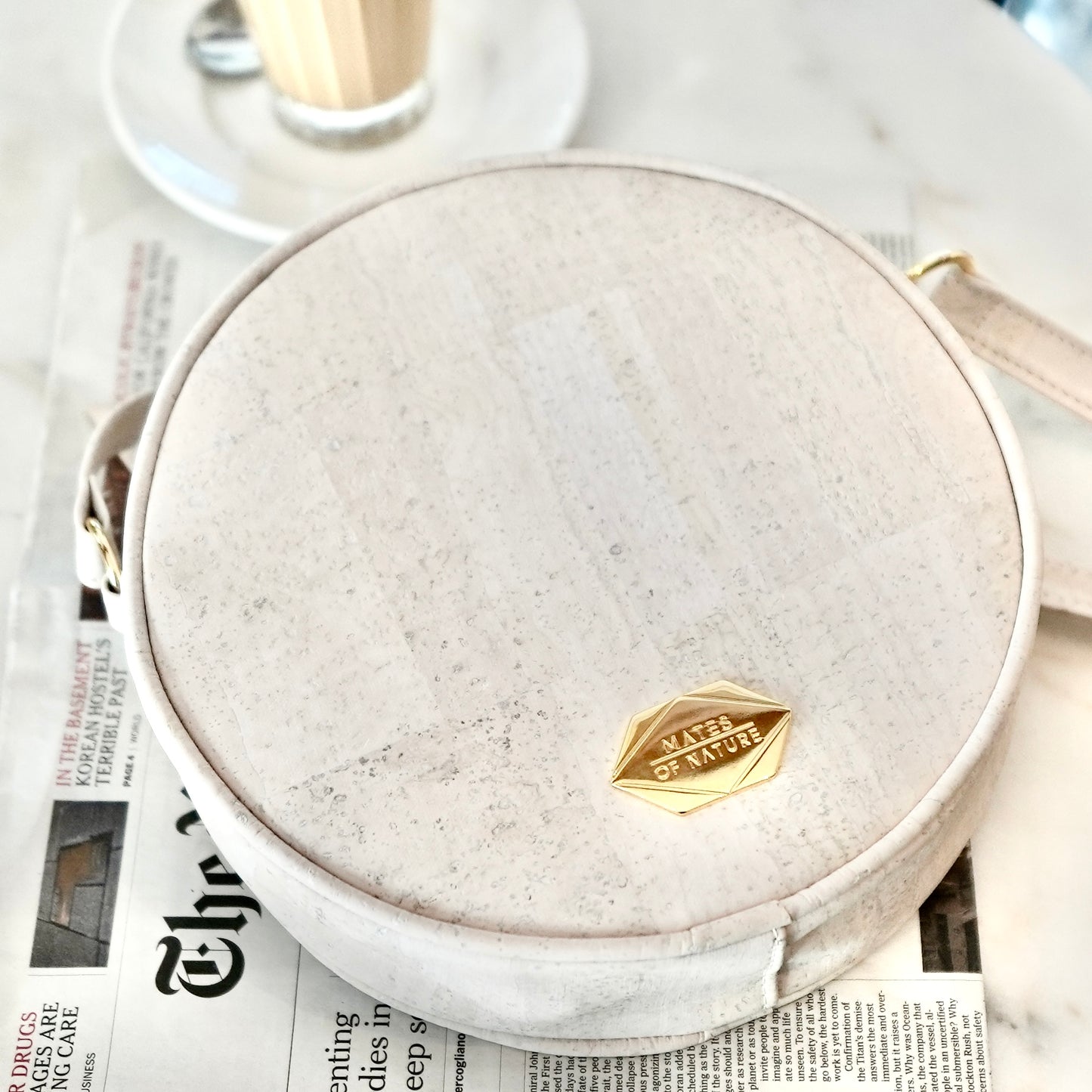 Circle Bag - Round handbag in beige cork (white)